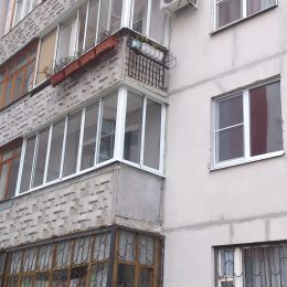 балкон г-образный